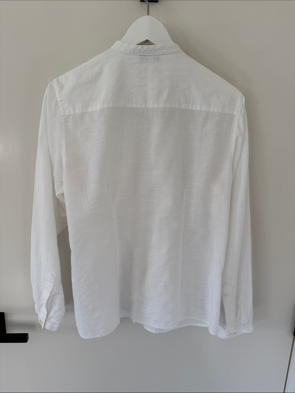 Women’s Cabi white tuxedo shirt size medium - Picture 3 of 4